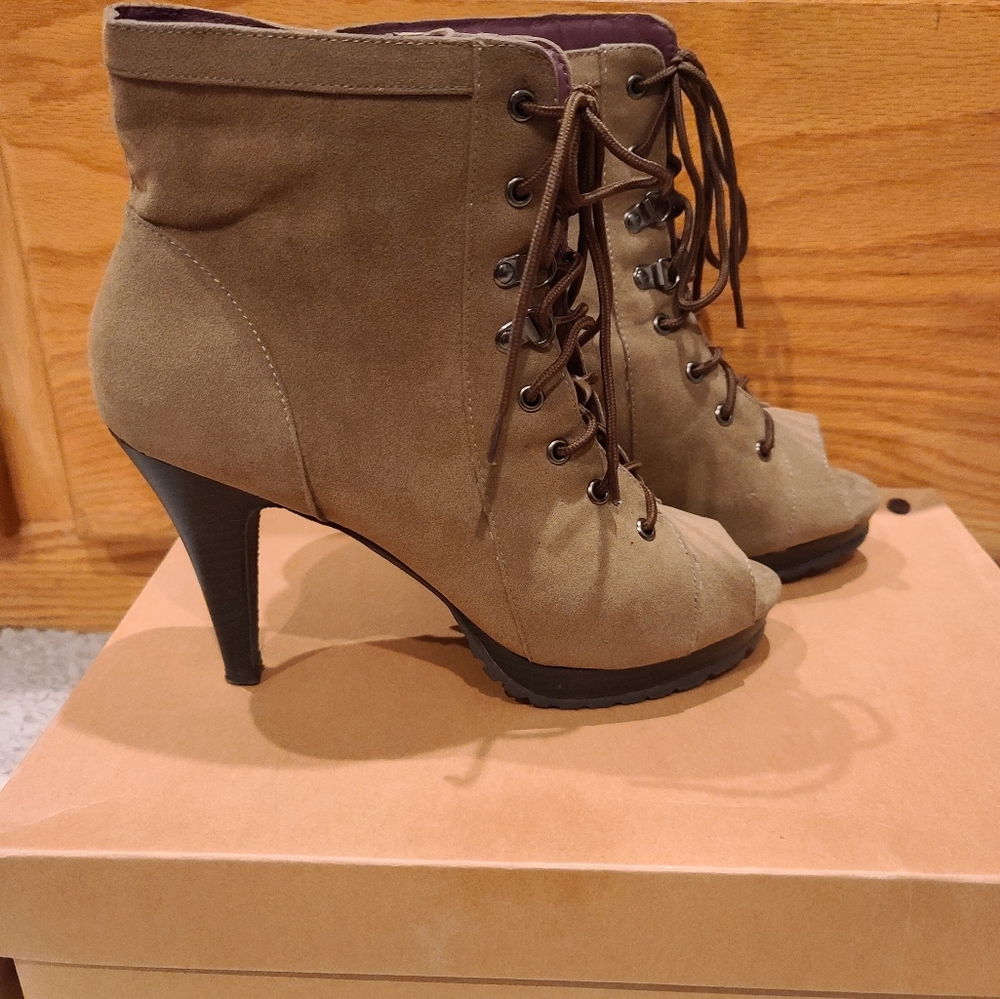 Tan/beige lace up peep toe ankle boots